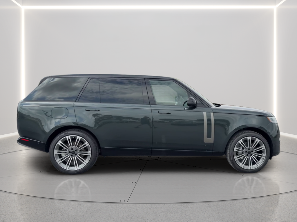 New 2026 Belgravia Green Land Rover SE image 4