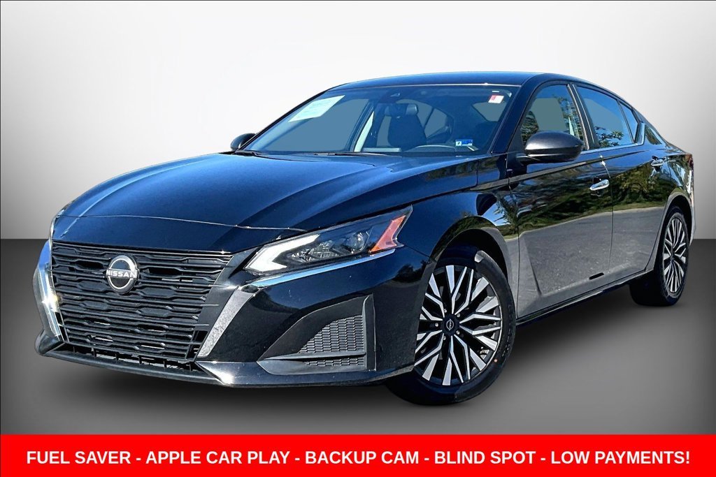 Used 2024 Black Nissan 2.5 SV image 3