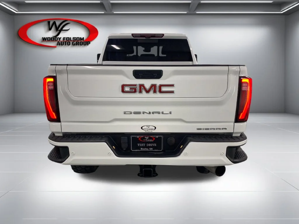 Used 2024 White GMC Denali image 7