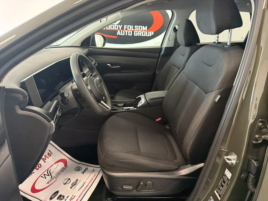 Used 2025 Green Hyundai SEL image 11