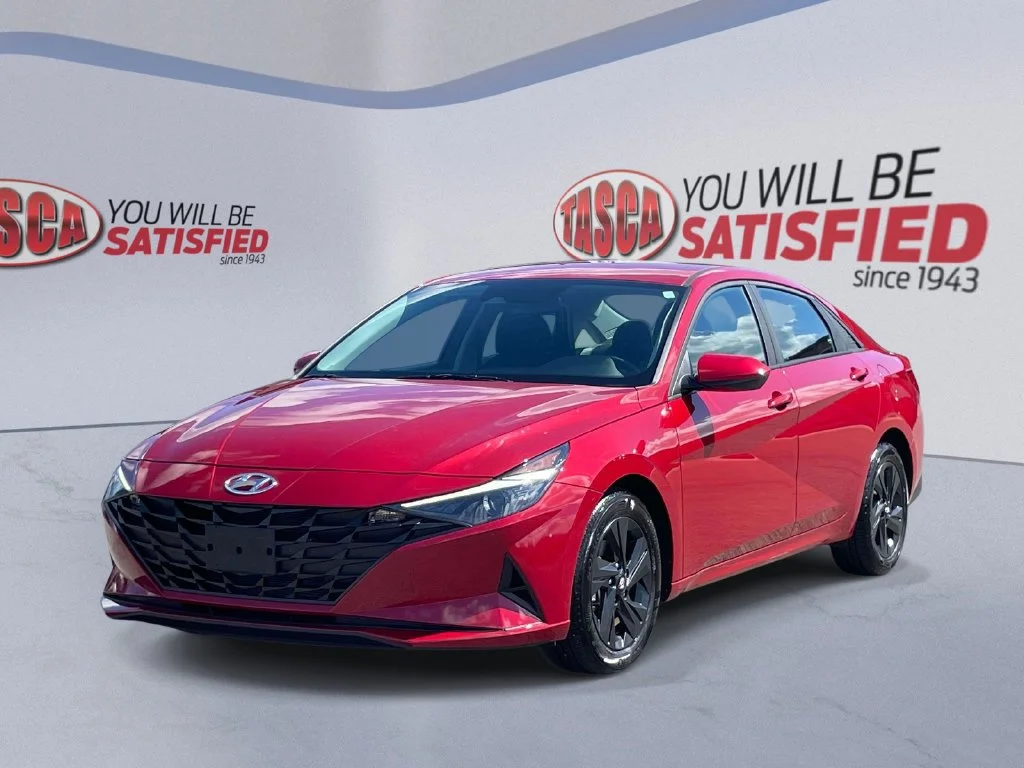 Certified Used 2023 Red Hyundai SEL image 4