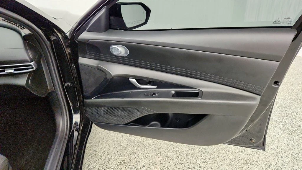 Used 2024 Abyss Black Hyundai SEL IVT image 25