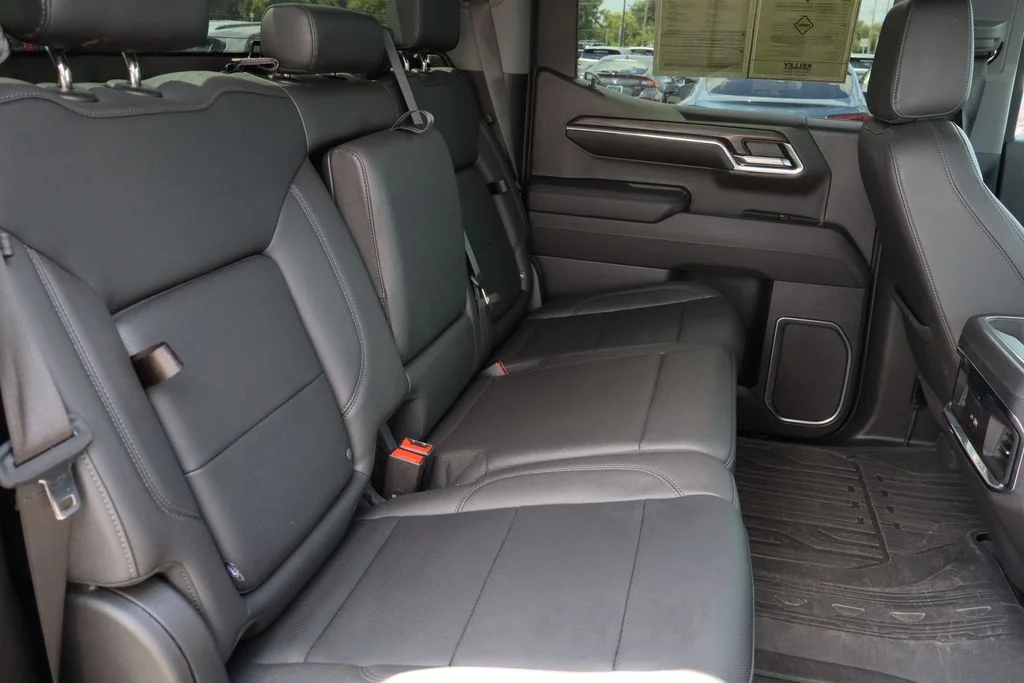 Used 2023 Silver GMC SLT image 26