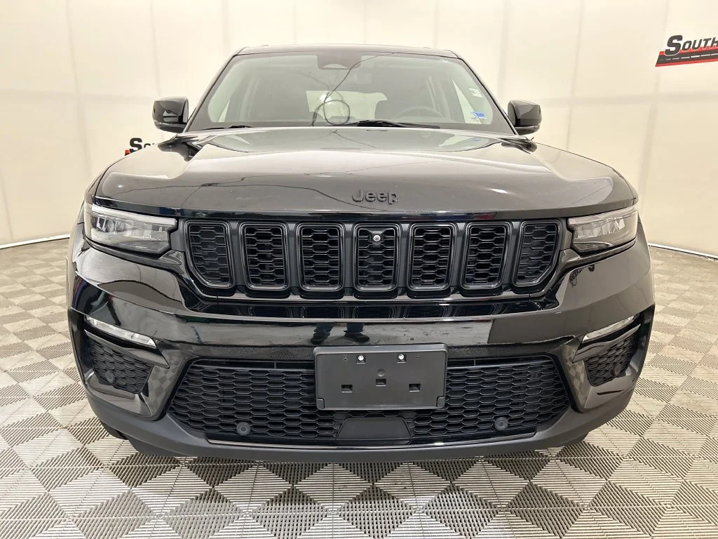 Used 2023 Black Jeep Limited image 9