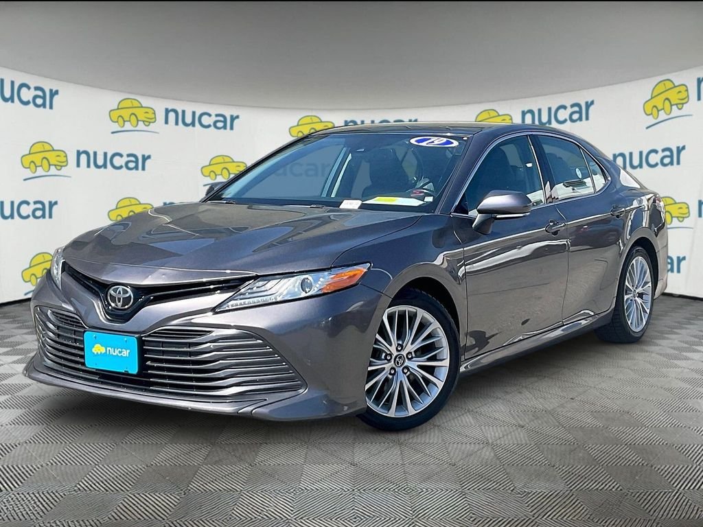 Used 2019 Gray Toyota XLE image 3