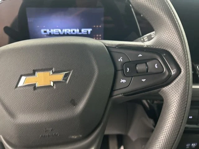 Used 2025 White Chevrolet LT image 12
