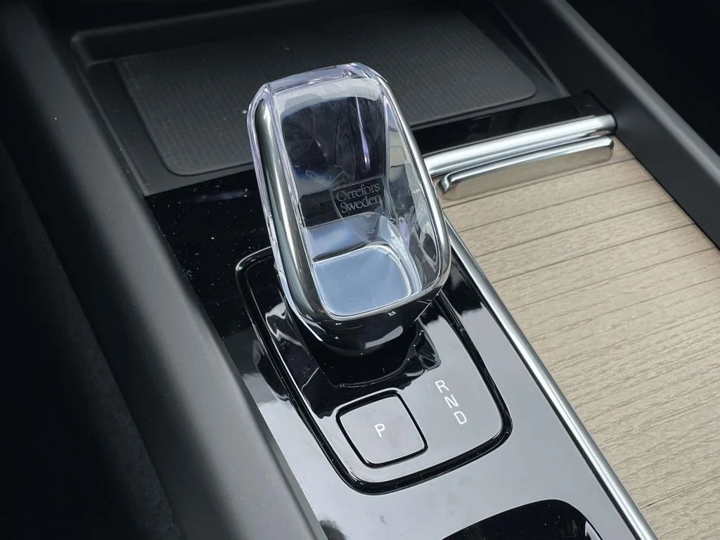 New 2026 Onyx Black Metallic Volvo Core image 20