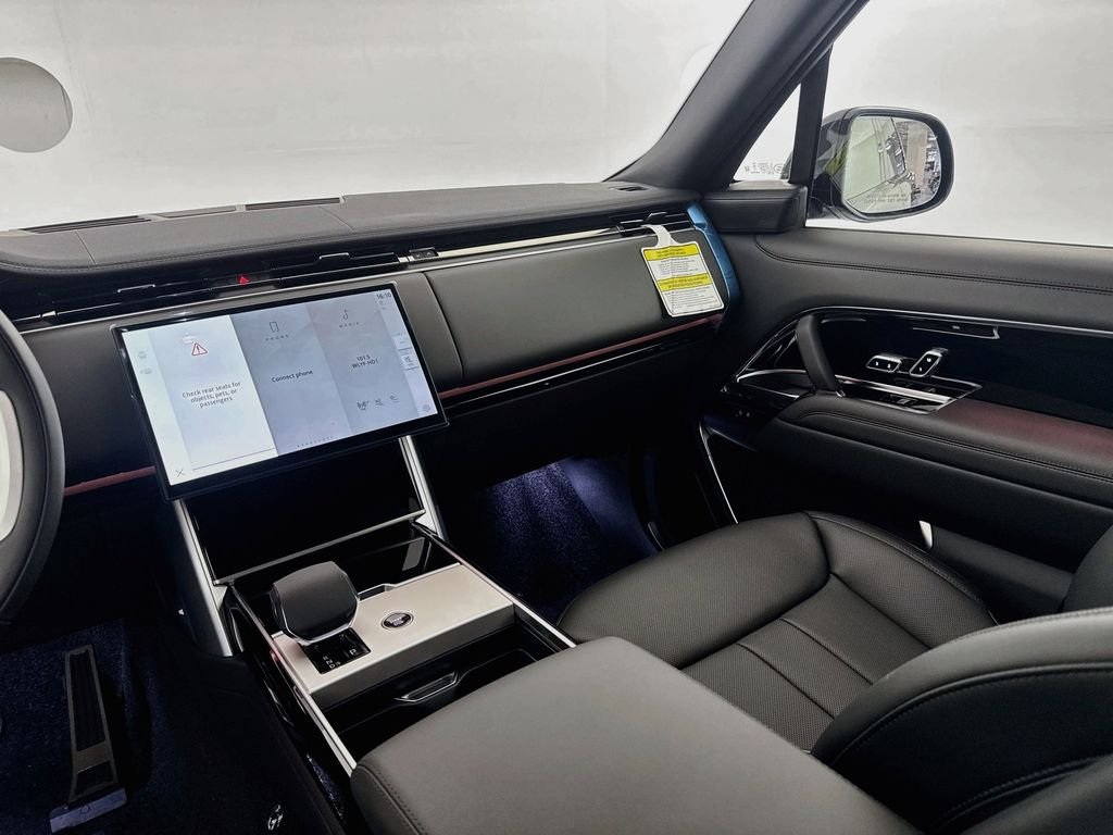 New 2026 Charente Grey Land Rover SE image 24
