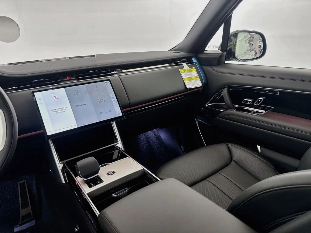 New 2026 Charente Grey Land Rover SE image 24