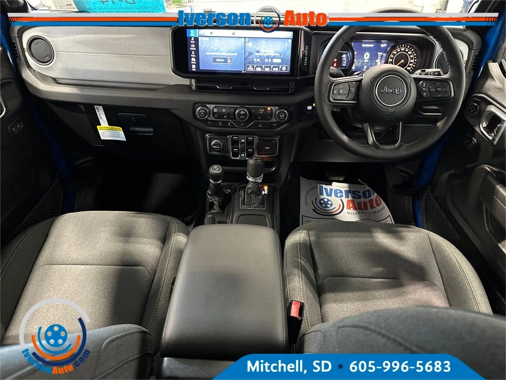 New 2026 Hydro Blue Pearlcoat Jeep Sport RHD image 25