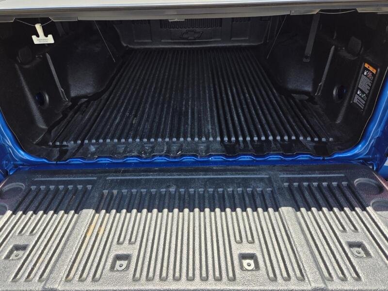 Certified Used 2021 Bright Blue Metallic CHEVROLET 2WD CREW CAB 128" LT image 17