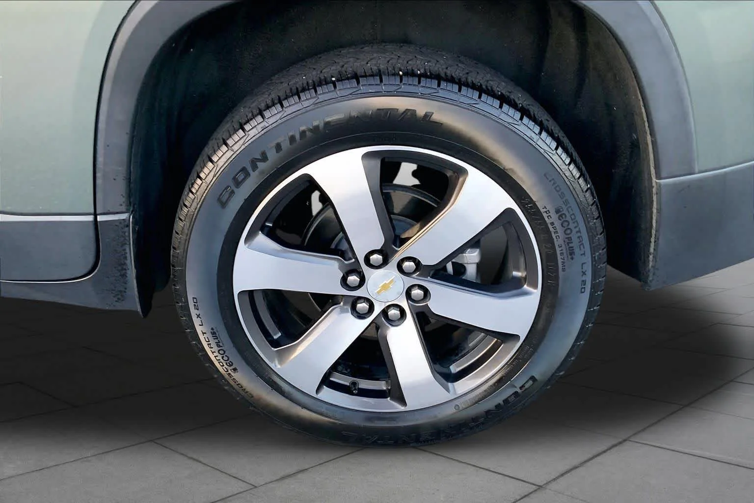 Used 2023 Silver Sage Metallic Chevrolet LT Leather image 10