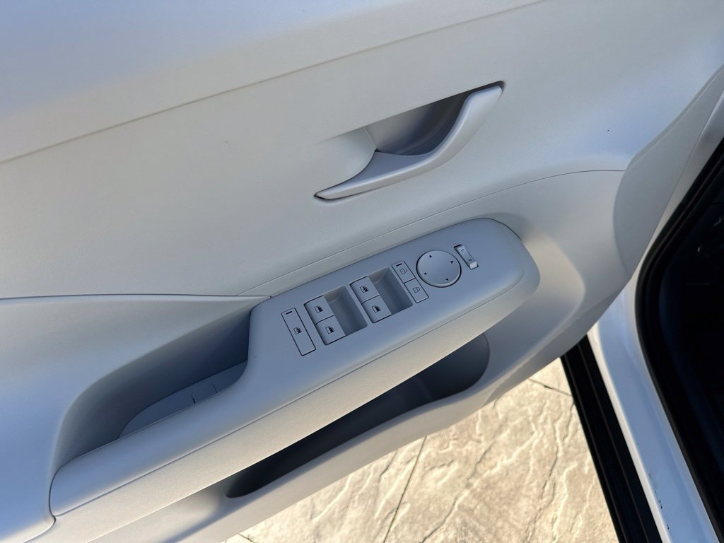 2024 Hyundai Kona SEL - Photo 10