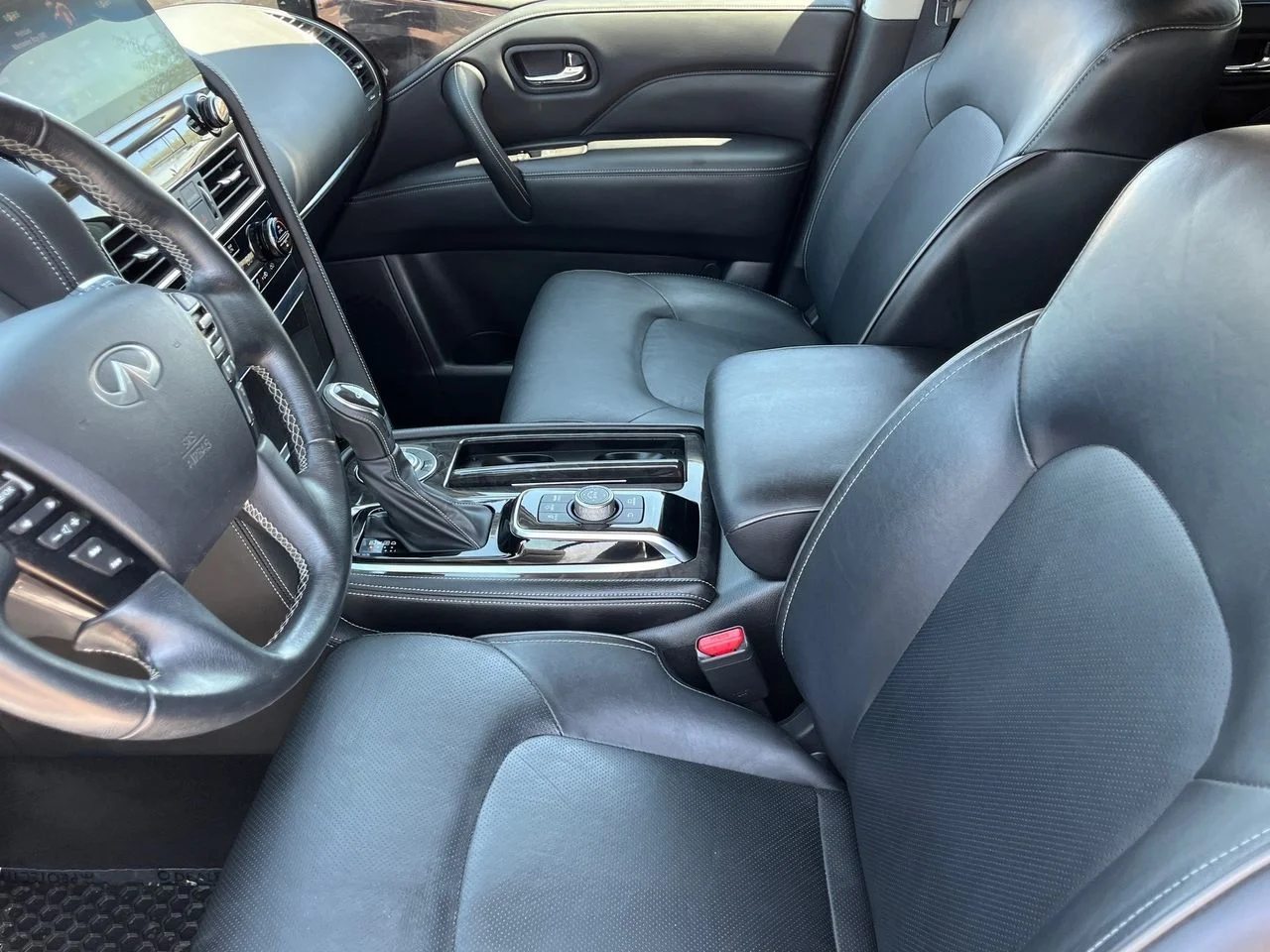 Used 2022 Liquid Platinum INFINITI Luxe image 17