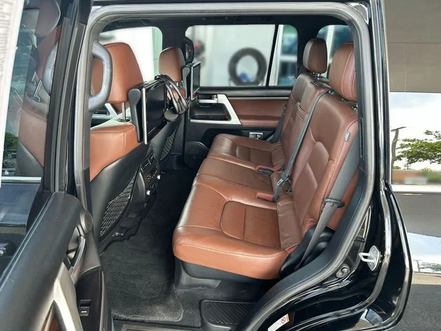 Used 2017 Black Toyota  image 24