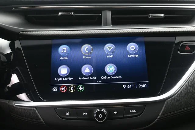Used 2020 SUMMIT WHITE Buick Preferred image 17