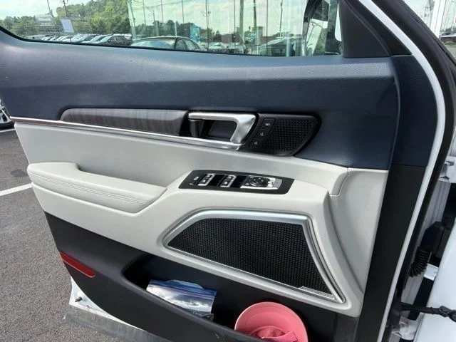Used 2023 White Kia SX image 12