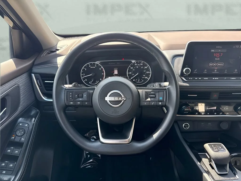 Used 2023  Nissan SV image 14