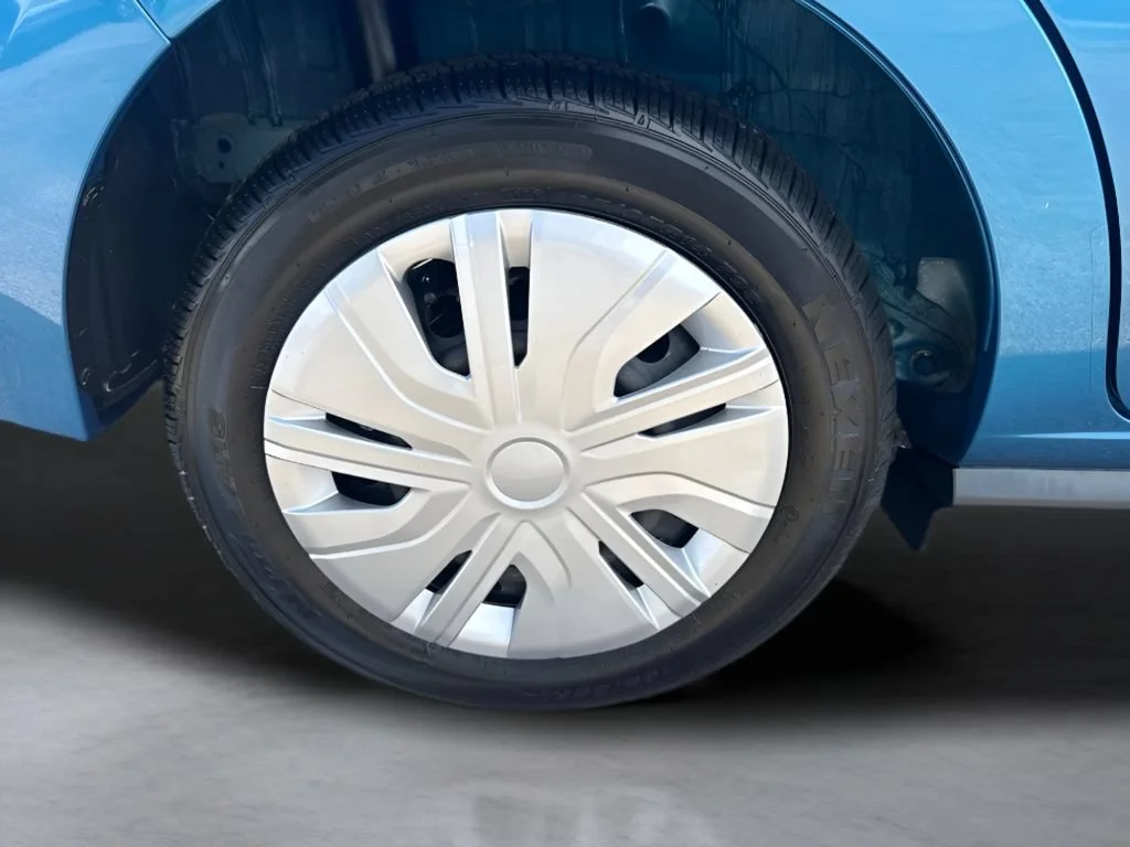 Used 2024  Mitsubishi ES image 29