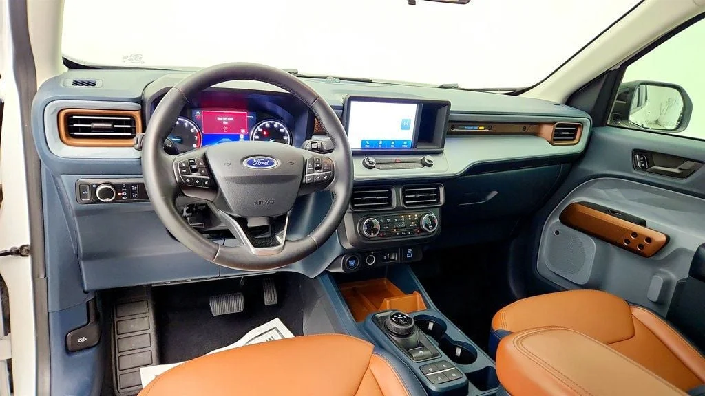 Used 2024 Oxford White Ford LARIAT AWD SuperCrew image 12