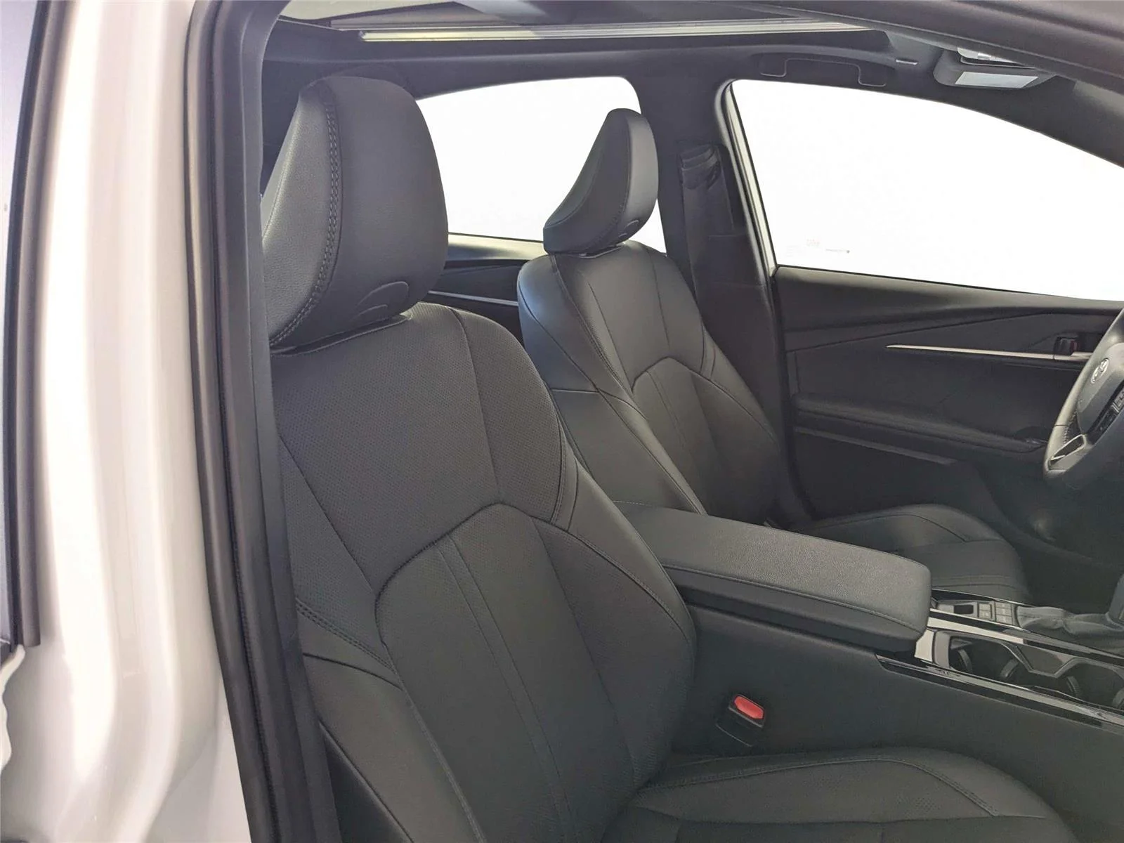 2025 Toyota Camry XSE - Photo 32