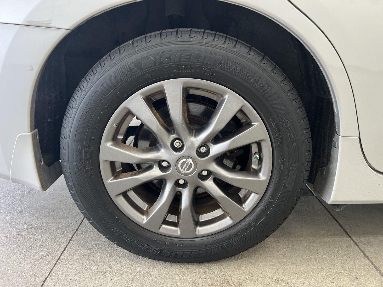 Used 2015 Brilliant Silver Nissan 2.5 S image 9
