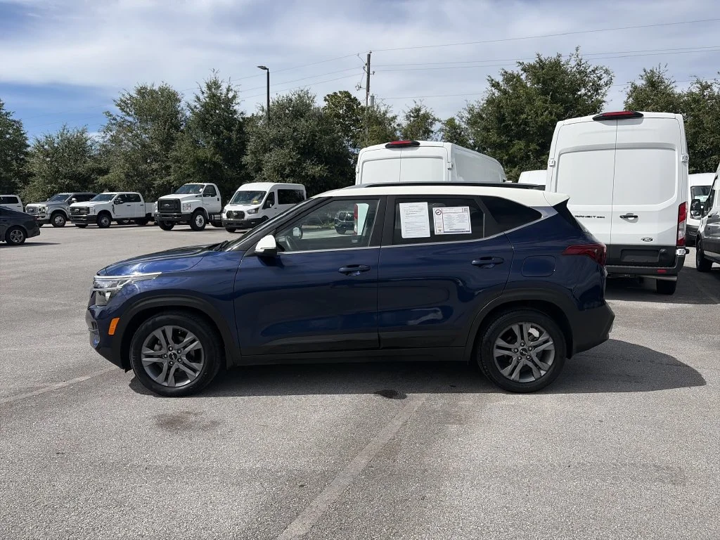 Used 2022 Blue Kia S image 4