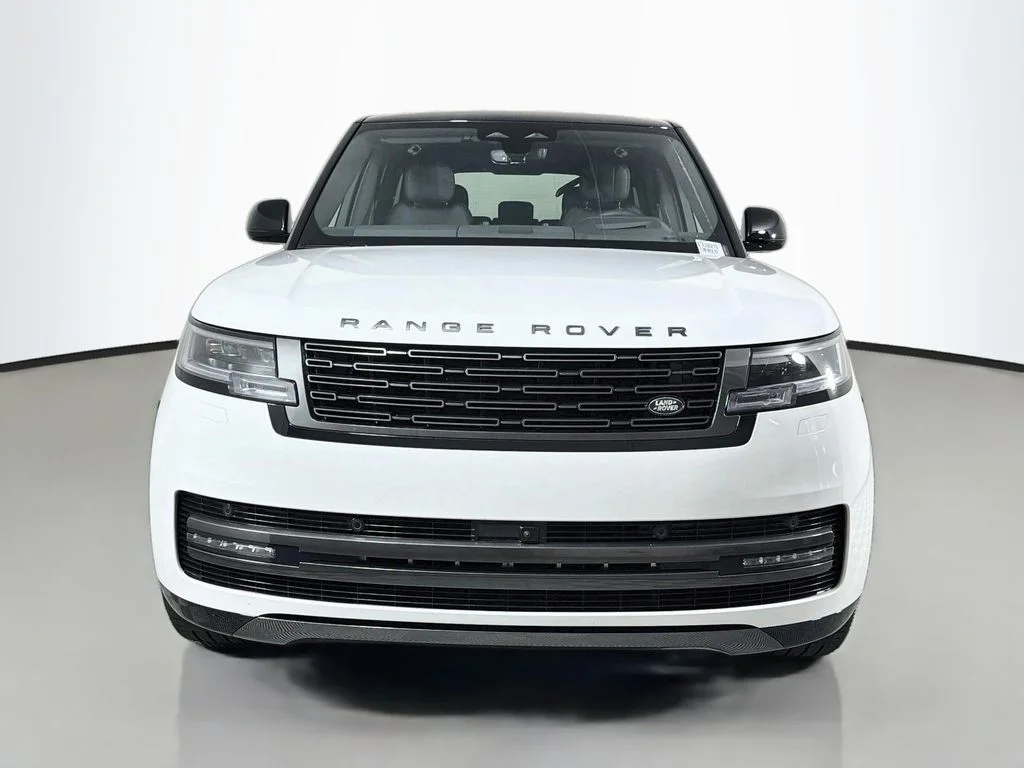 New 2026 Fuji White Land Rover SE image 2