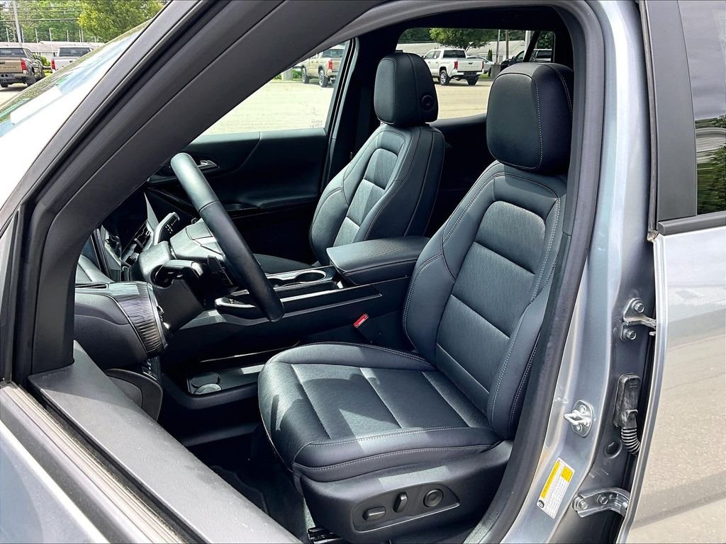 Used 2025 Gray Chevrolet LT image 10