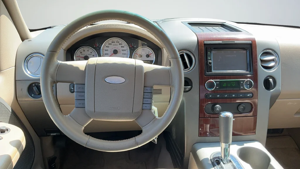 Used 2008 Black Ford Lariat image 9