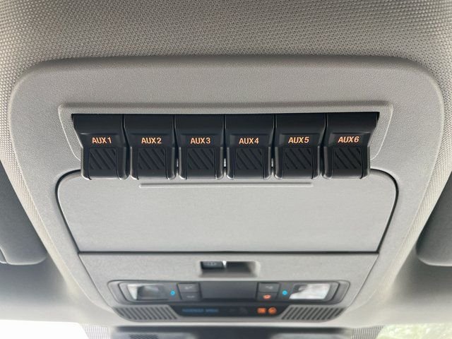 2025 Ford F-350 Super Duty Chassis Cab XL - Photo 30