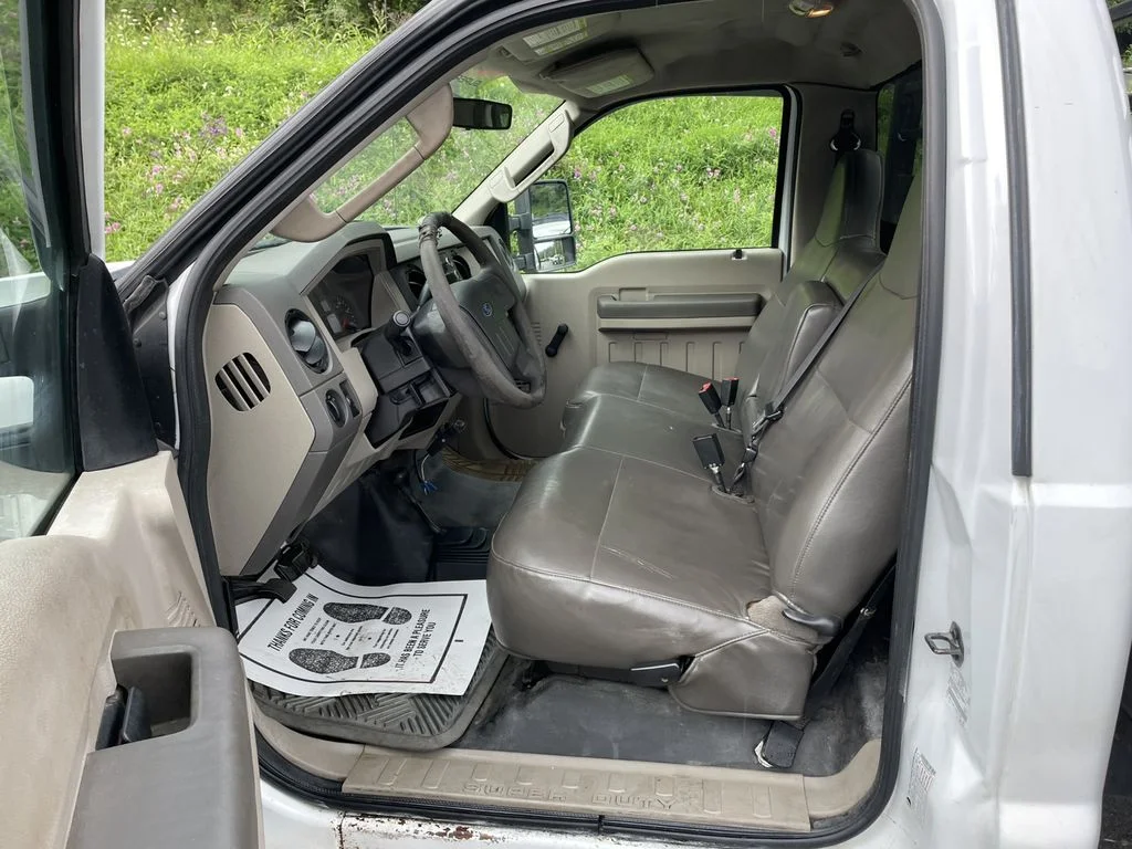 Used 2010  Ford  image 10