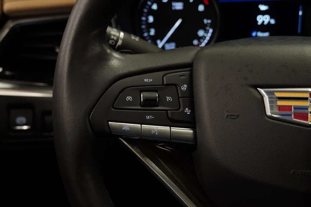 Used 2020 White Cadillac Premium Luxury image 33