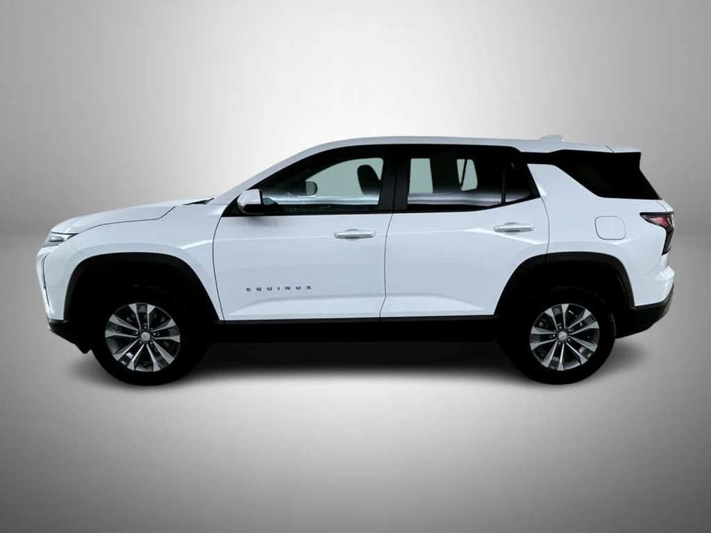 Used 2025 White Chevrolet LT image 8