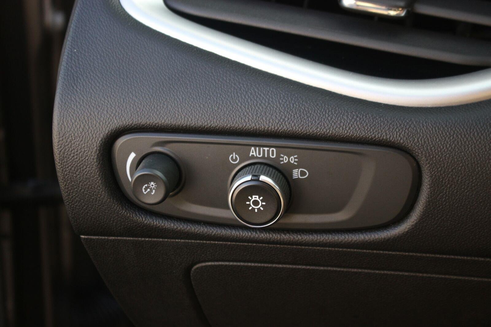 Used 2024 Mineral Gray Metallic Chevrolet 1LT image 27