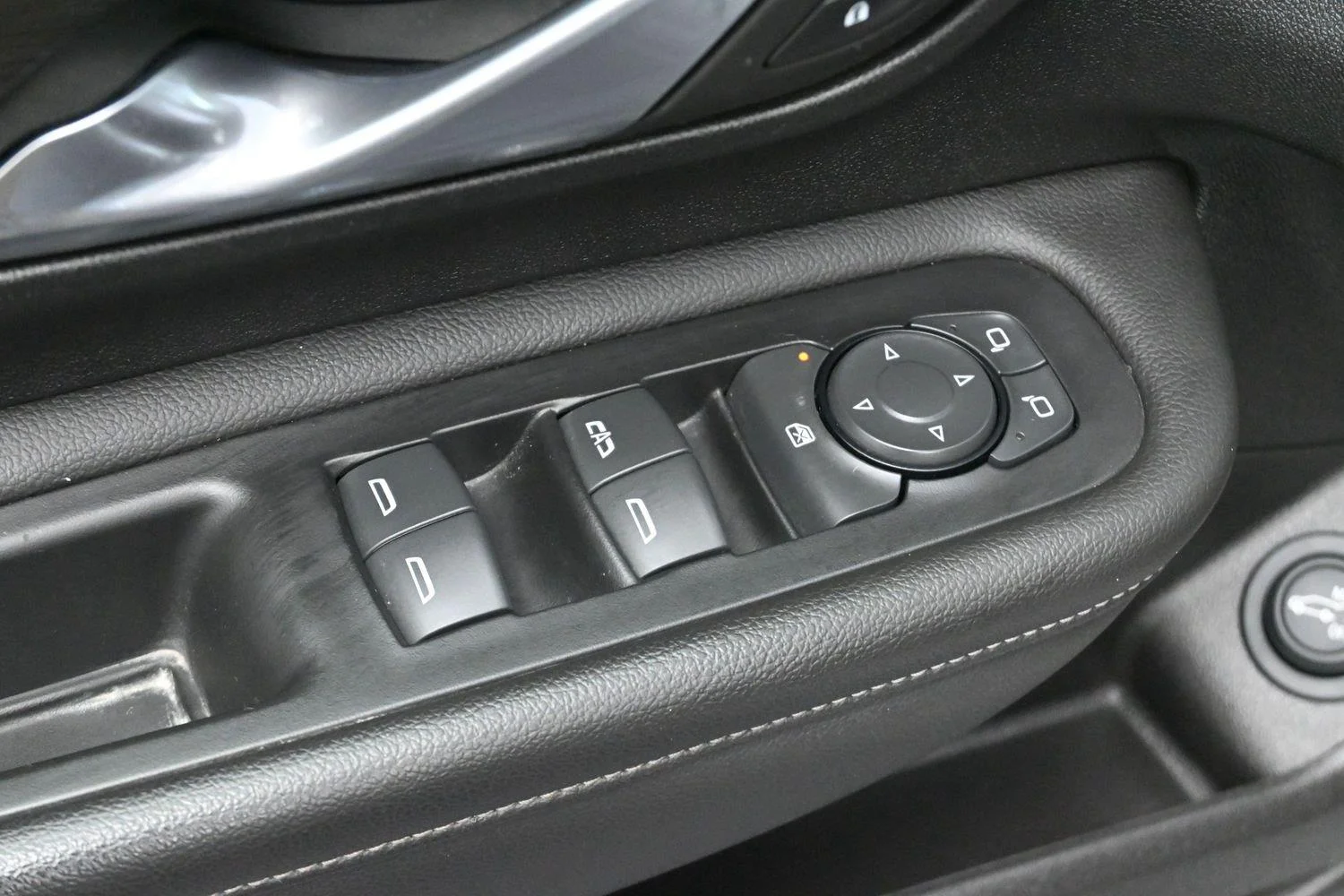 Used 2022 QUICKSILVER METALLIC GMC SLT image 12