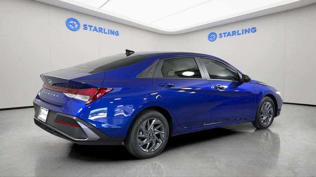Used 2024 Blue Hyundai SEL image 9