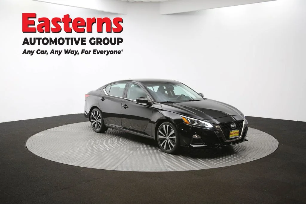 Used 2020 Black Nissan 2.5 SR image 47