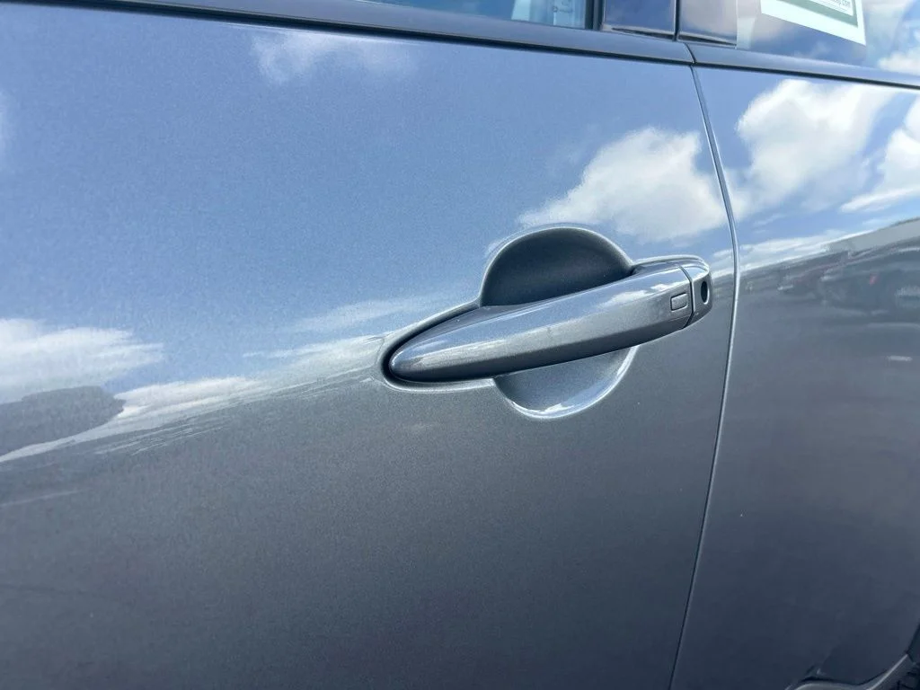 Used 2021 Gray Nissan SL image 21