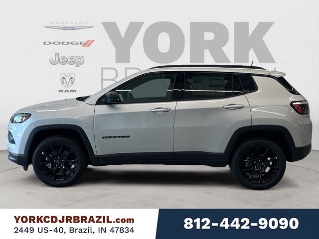 New 2026 Silver Zynith Metallic Clear-Coat Exterior Paint Jeep Latitude Altitude image 2