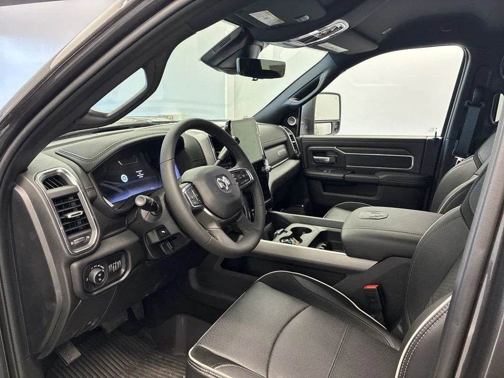 New 2026 Granite Crystal Metallic Clear-Coat Exterior Paint Ram Laramie image 20