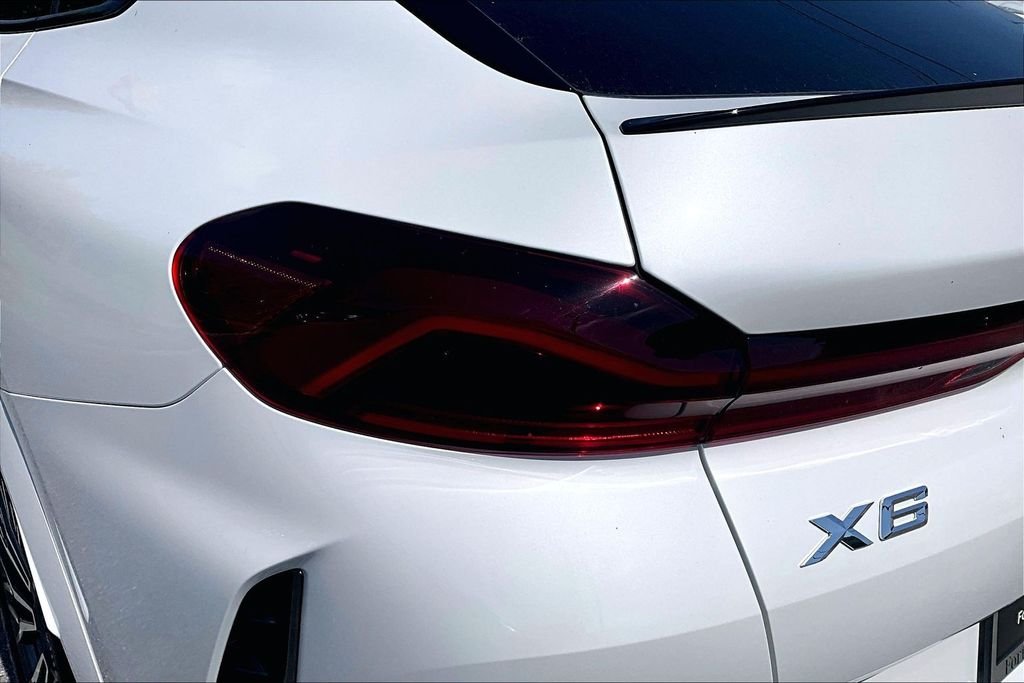New 2027 White BMW xDrive40i image 14
