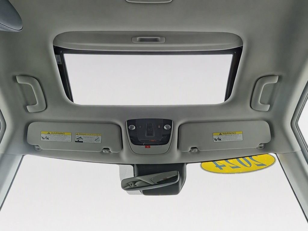 Used 2024 Fusion Black Kia SX image 30