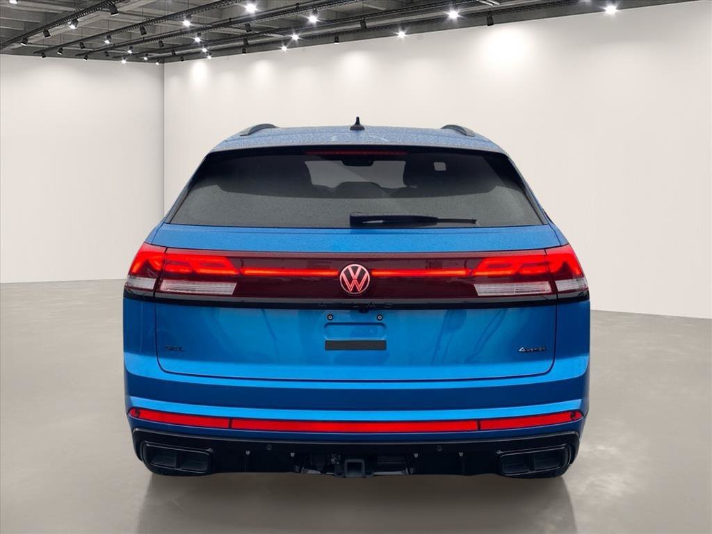 Used 2025  Volkswagen 2.0T SEL R-Line Black image 6