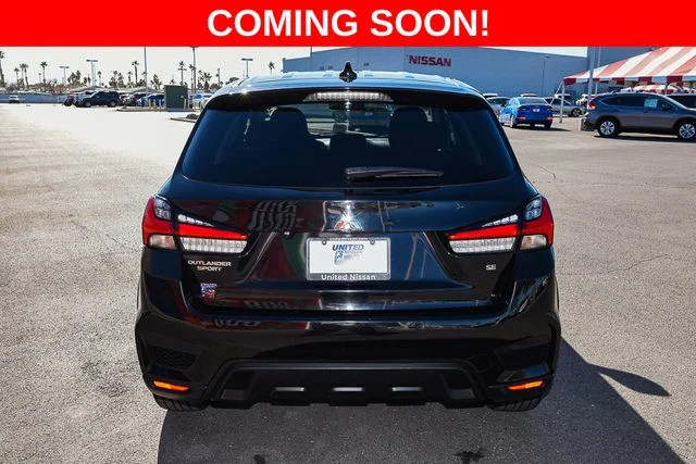 Used 2024 Gray Mitsubishi 4WD image 4