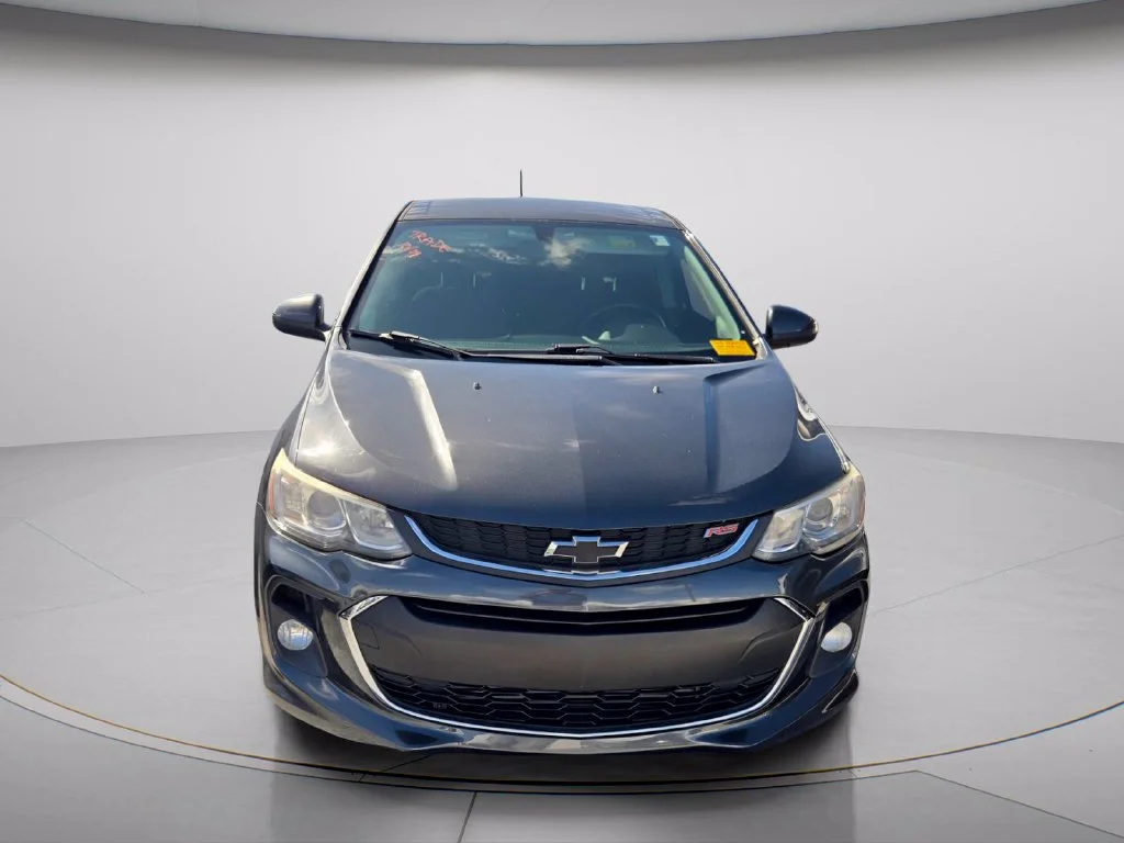 Used 2018 Gray Chevrolet LT image 3