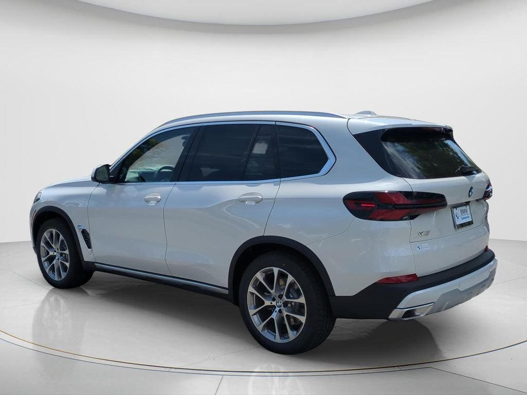 New 2026 Mineral White Metallic BMW xDrive40i image 6