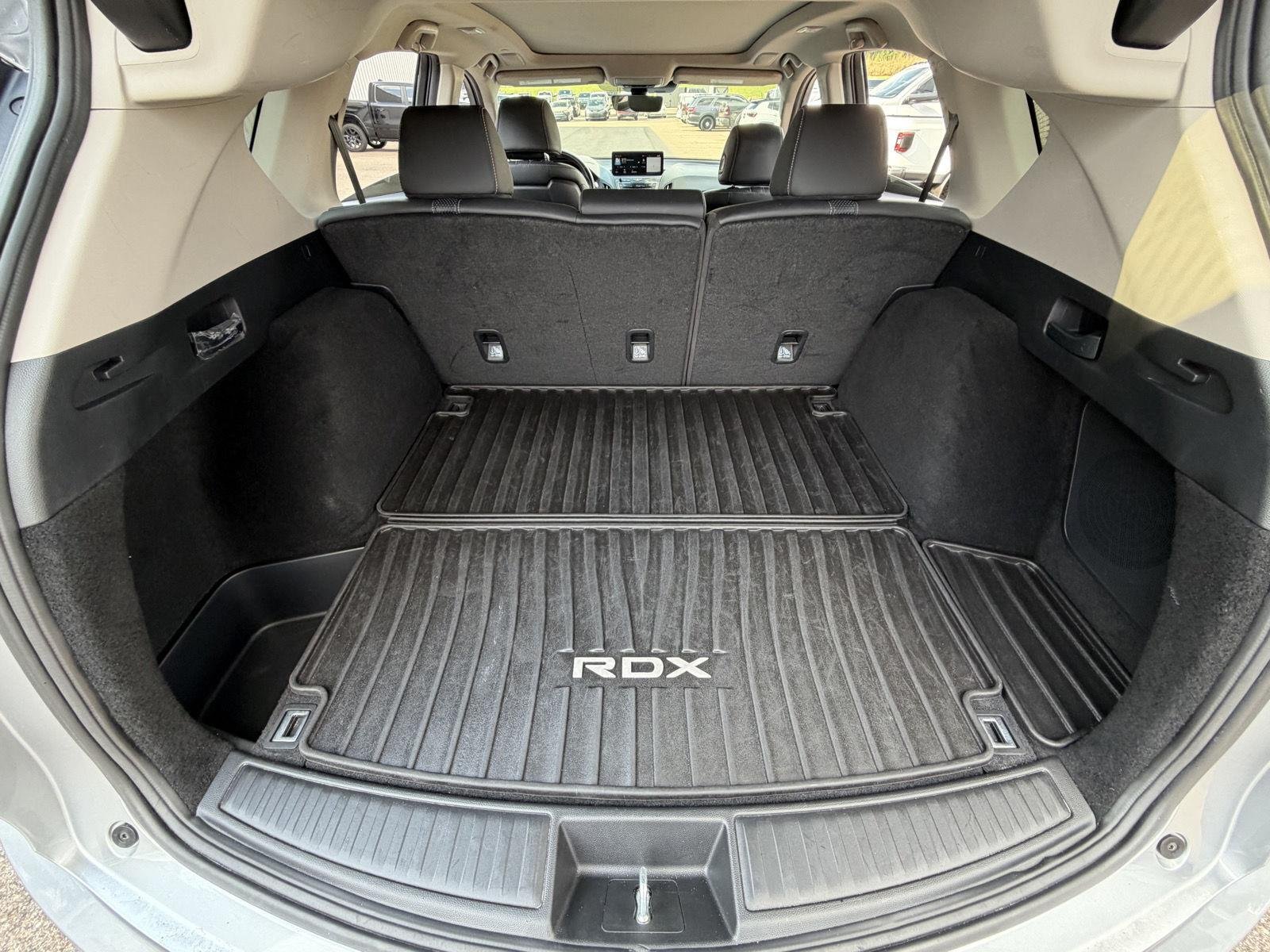 Used 2023 Lunar Silver Metallic Acura w/Tech image 18