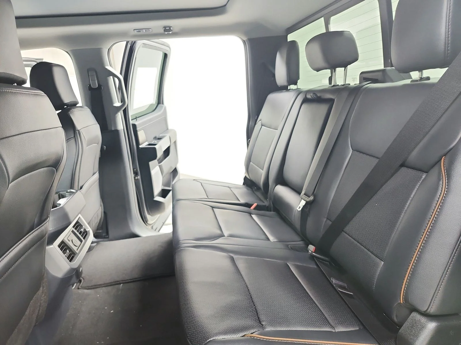 New 2026 Carbonized Gray Metallic Ford F-250® Lariat® image 38