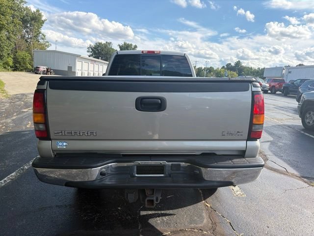 Used 2005 Silver Birch Metallic GMC SLE image 3